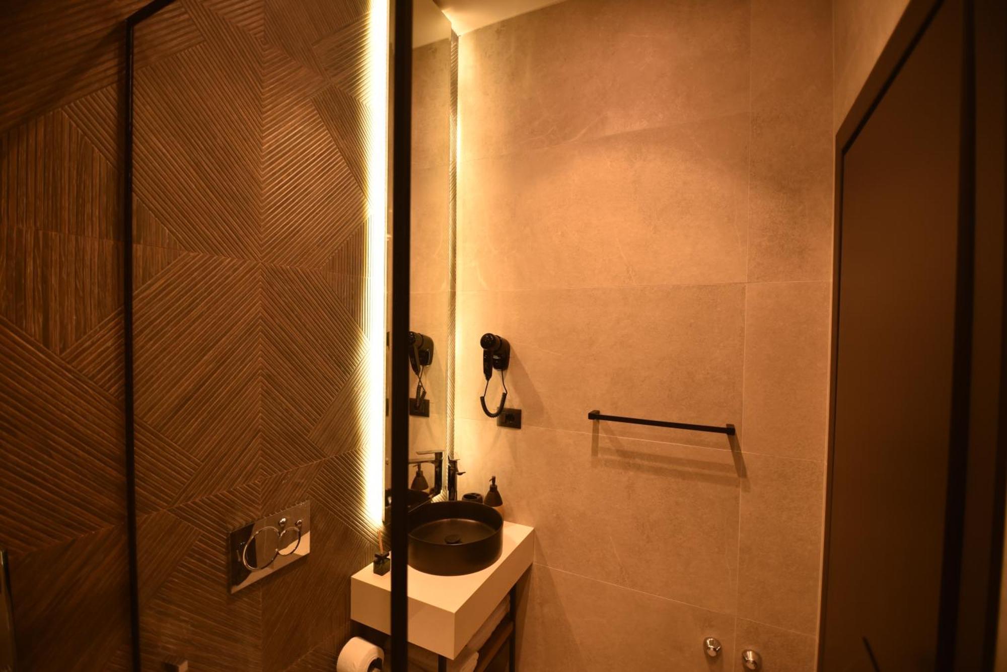 Nuna Hotel Radhimë Habitación foto
